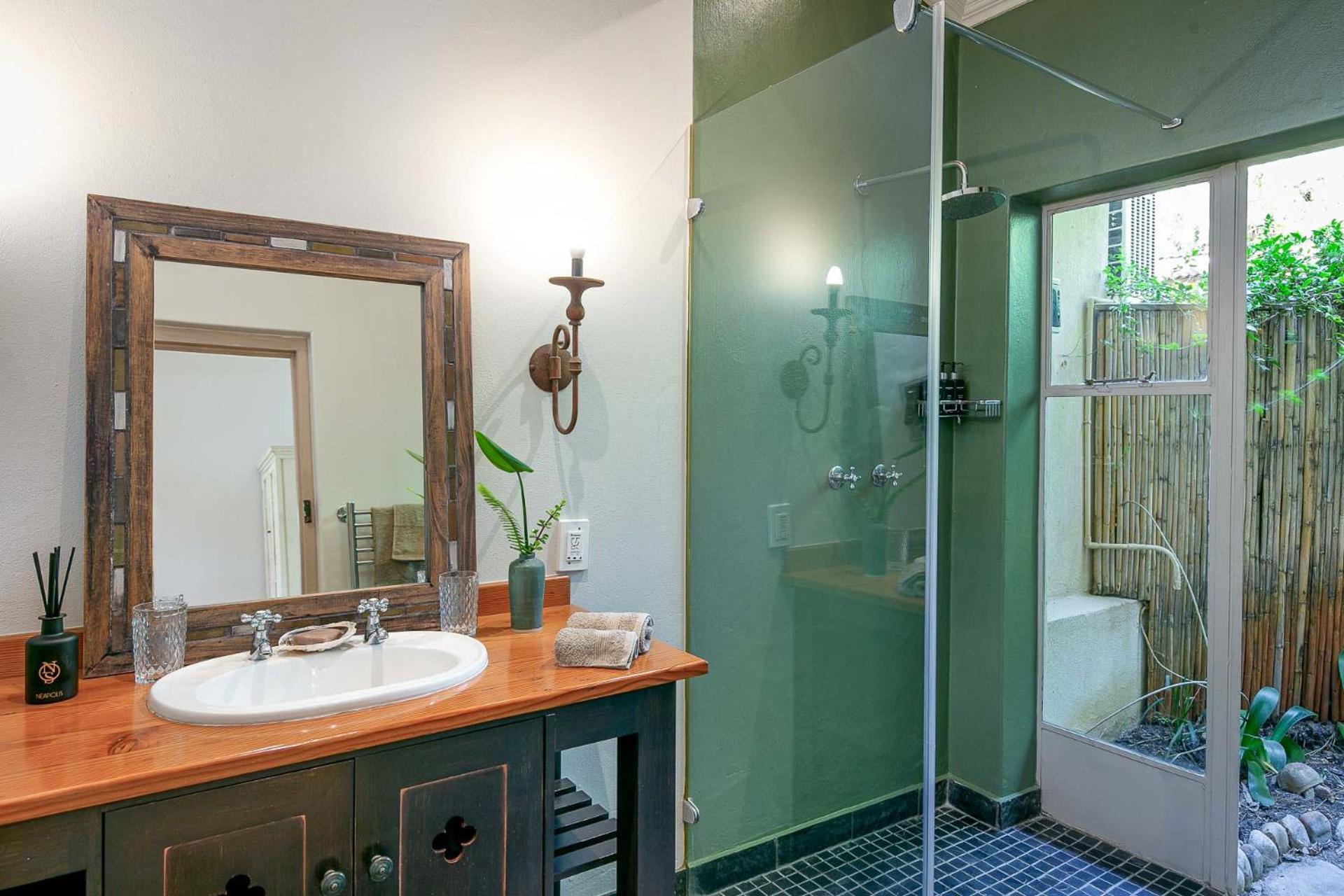 Kloof House - With Solar Backup Power Holiday home Cape Town