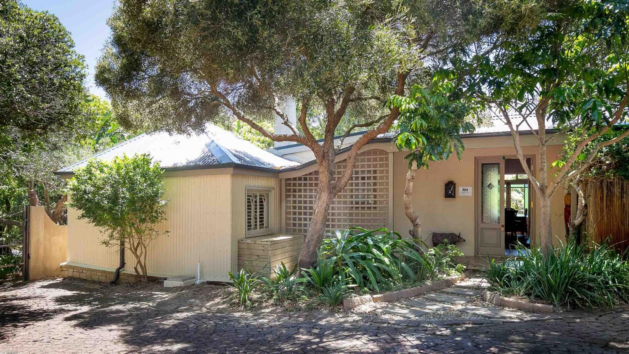 Kloof House - With Solar Backup Power Cape Town